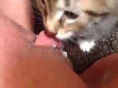 Wet cunt, cat lick! A non-professional wife licking her pussy